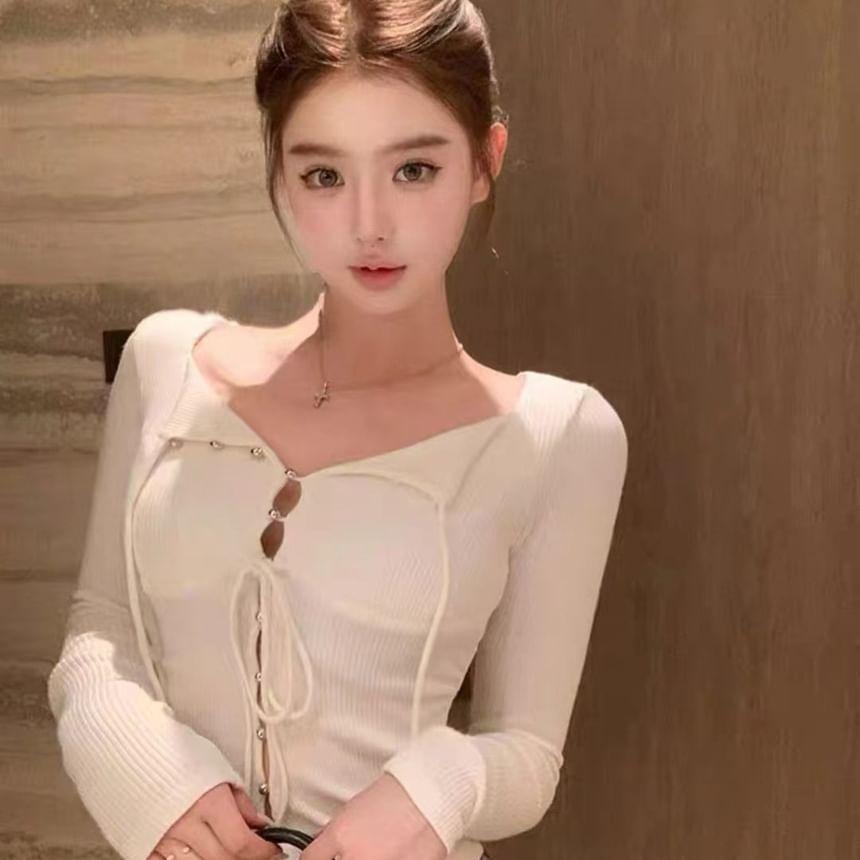 Long-Sleeve V-Neck Lace-Up Plain Crop Top Product Image