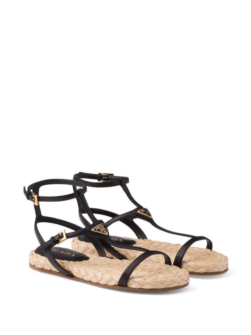 Sandalen Mit Triangel-logo In Black Product Image