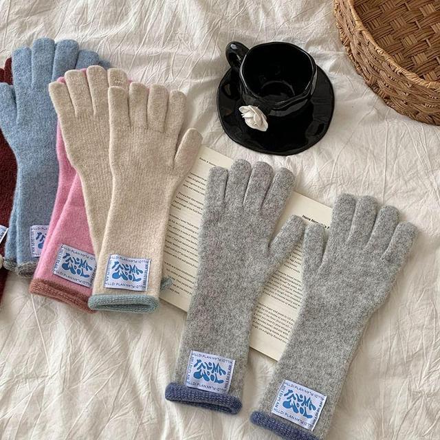 Lettering Applique Contrast Trim Knit Gloves Product Image