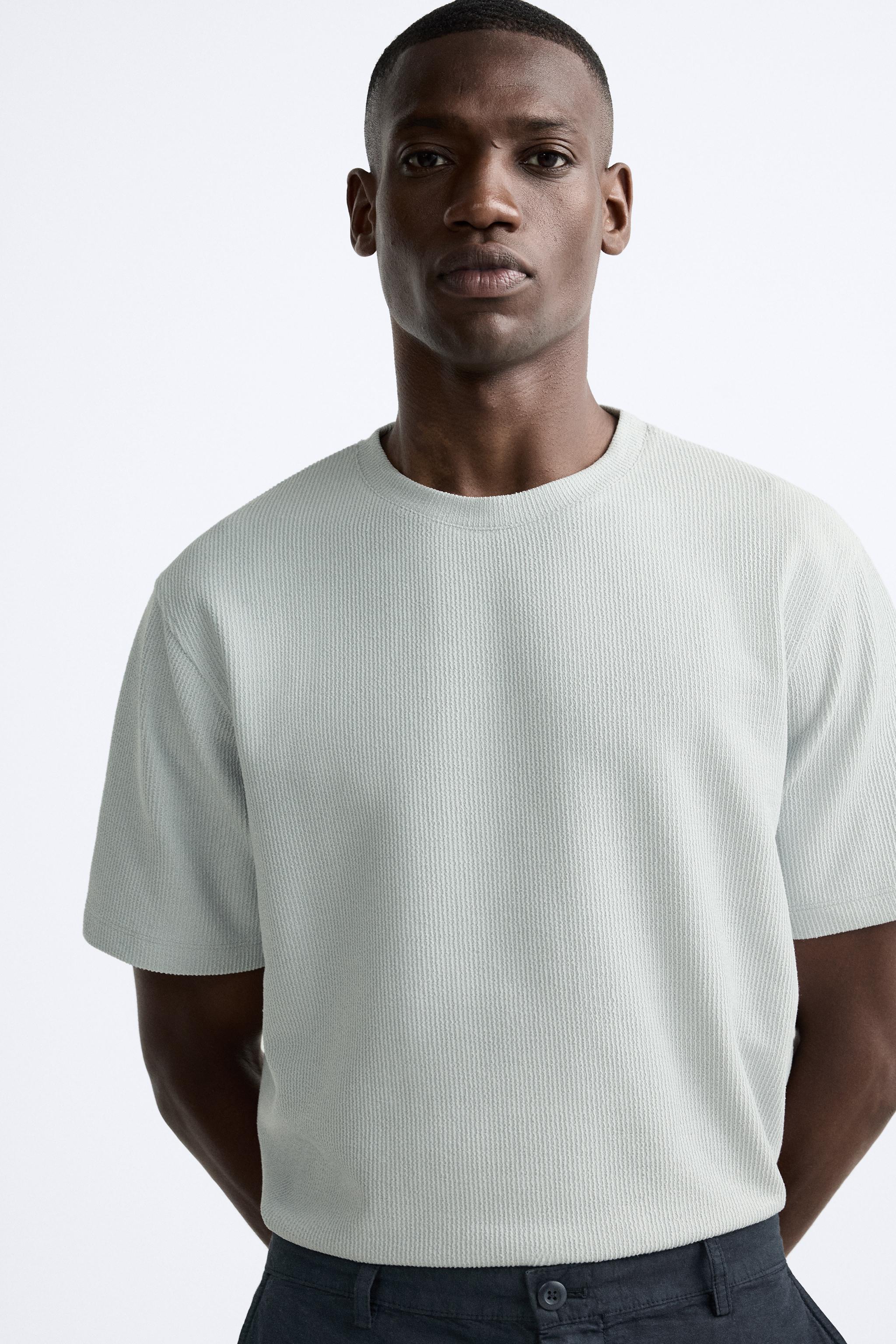 TEXTURED T-SHIRT Product Image