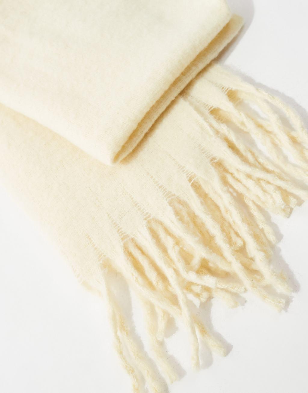 Glamorous long scarf in pale yellow Product Image