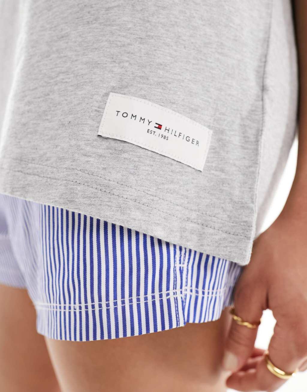 Tommy Hilfiger established lounge T-shirt in gray Product Image