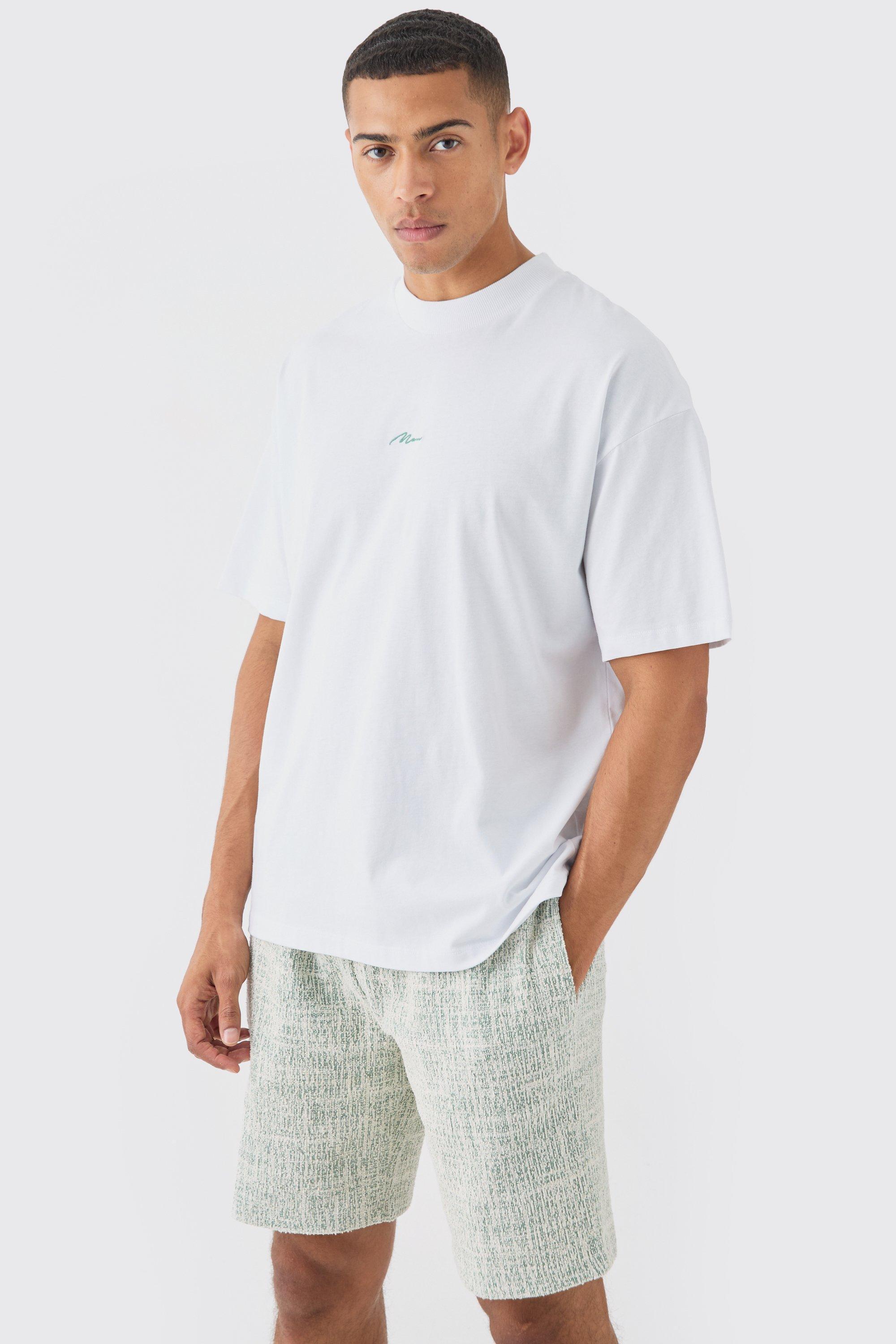 Man Oversized Extended Neck T-shirt And Textured Shorts Set | boohooMAN USA Product Image