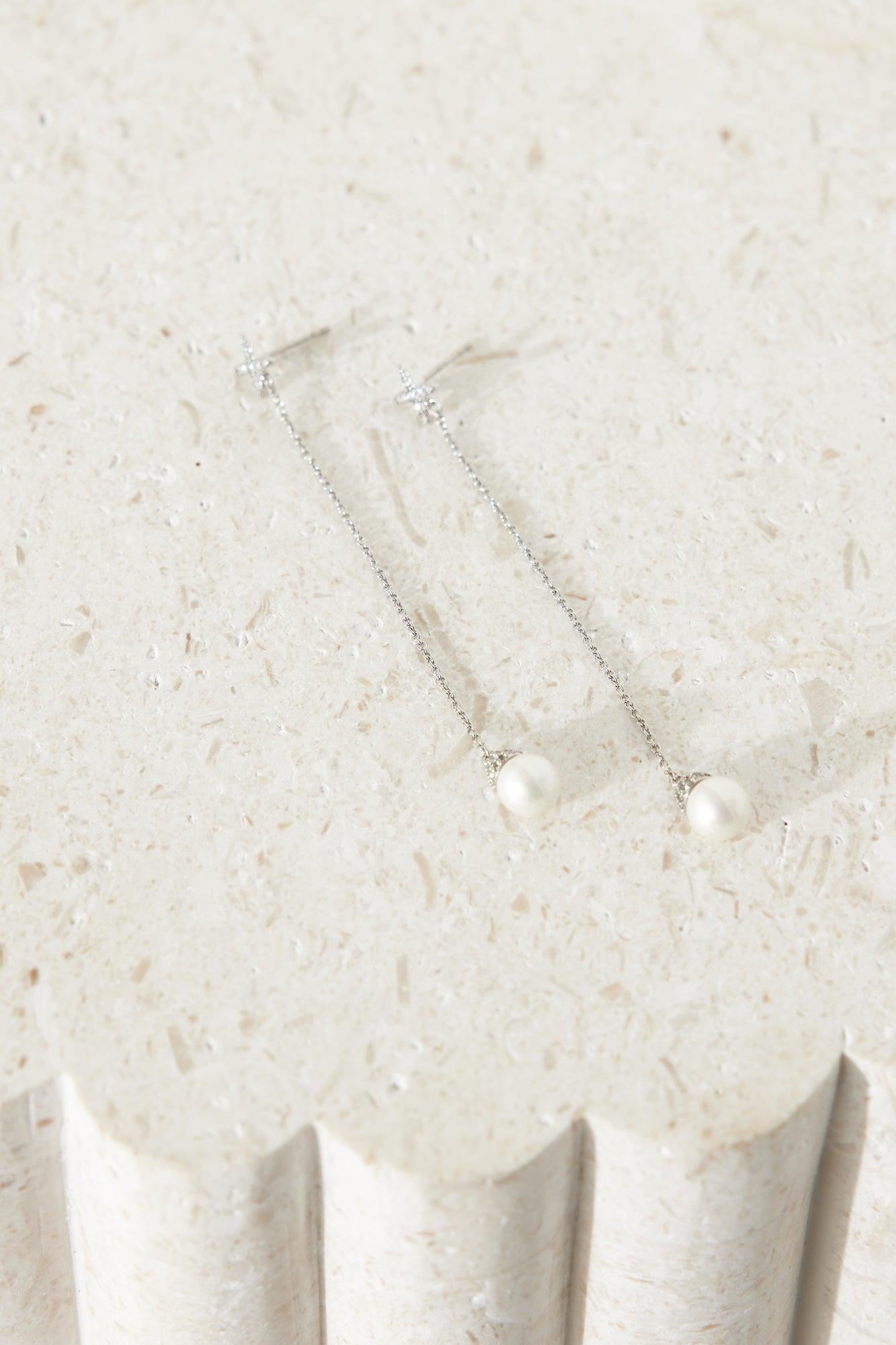 Whisper Of The Heart Earrings Pearl Silver Product Image