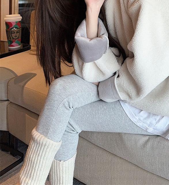 Crew Neck Plain Fleece Sweatshirt / Plain Leggings Product Image