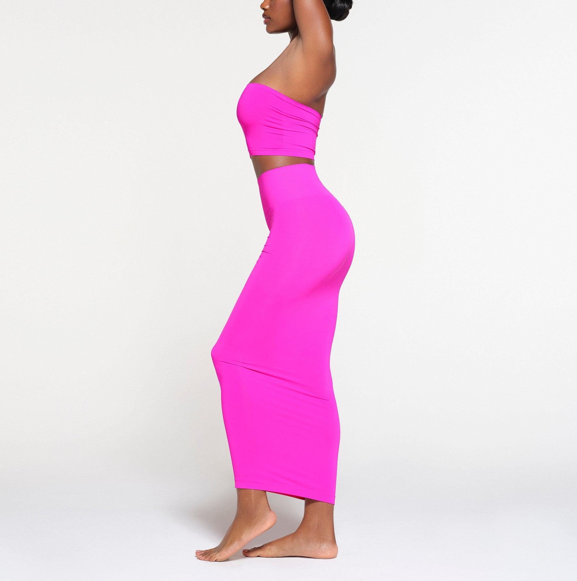 SOFT SMOOTHING SEAMLESS LONG TUBE SKIRT | FUCHSIA Product Image