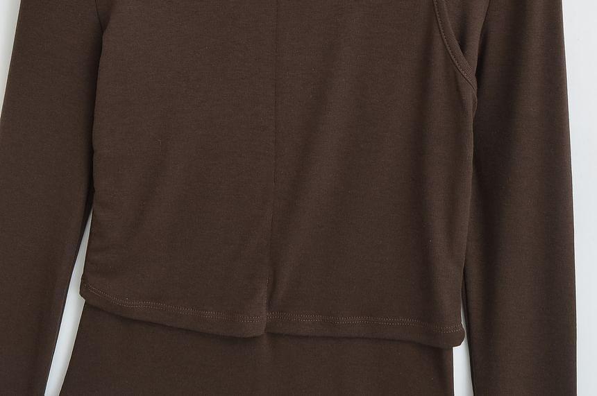 Long Sleeve Cold Shoulder Plain Crop T-Shirt Product Image