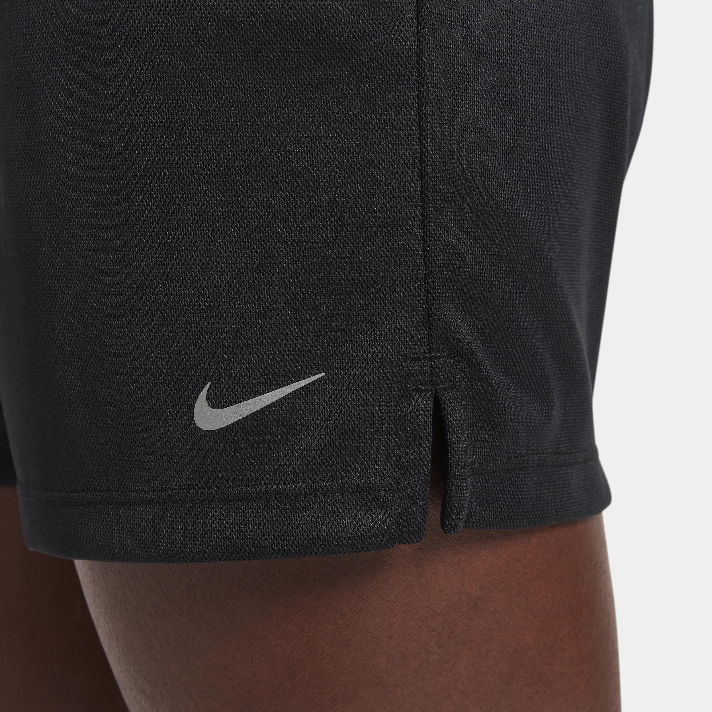 Nike Women's Attack Dri-FIT Fitness Mid-Rise 5" Unlined Shorts Product Image