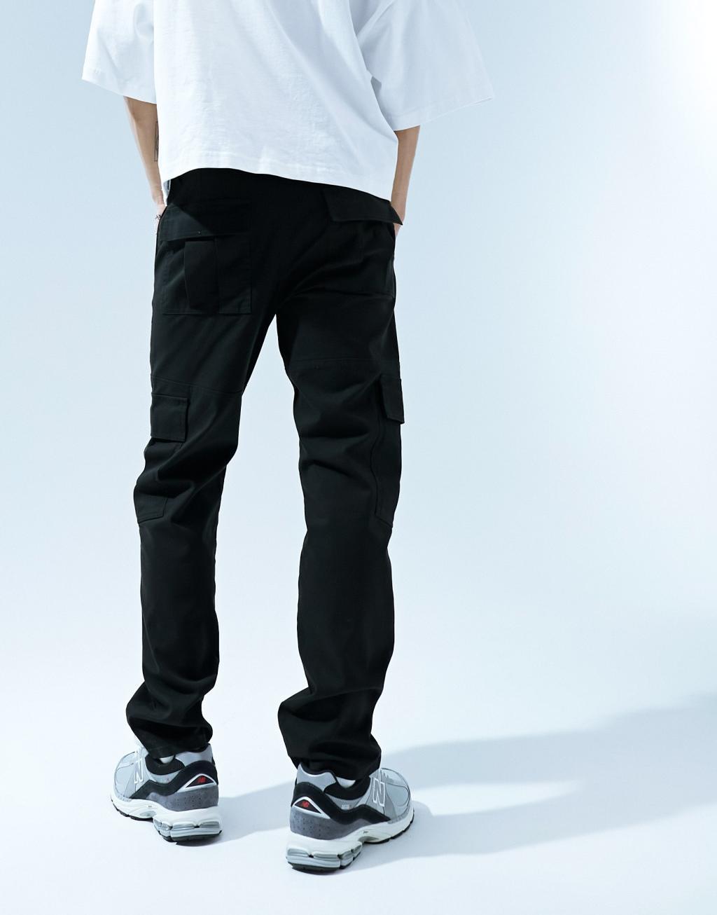 ASOS DESIGN slim cargo pants in black Product Image