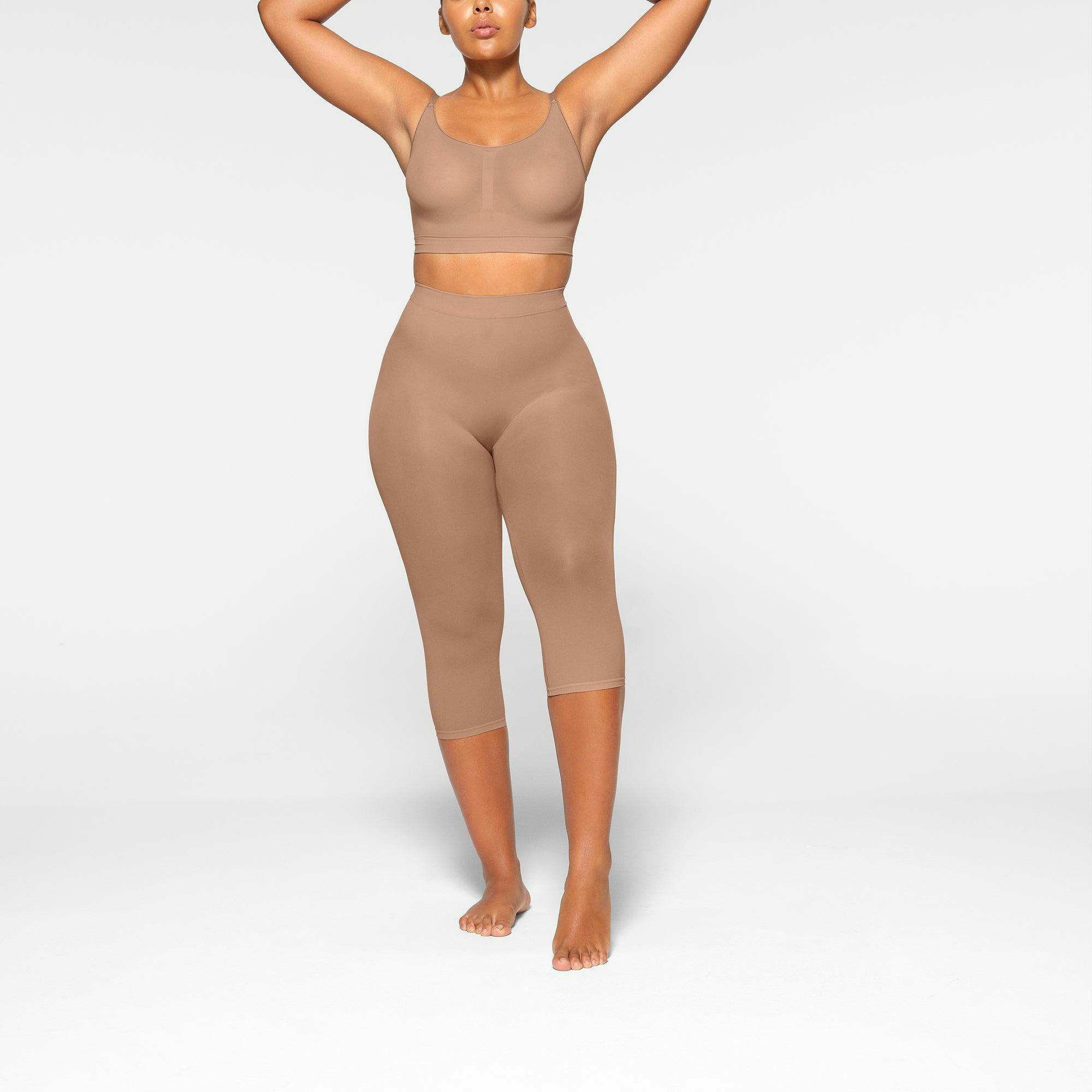 EVERYDAY SCULPT MID WAIST CAPRI | SIENNA Product Image