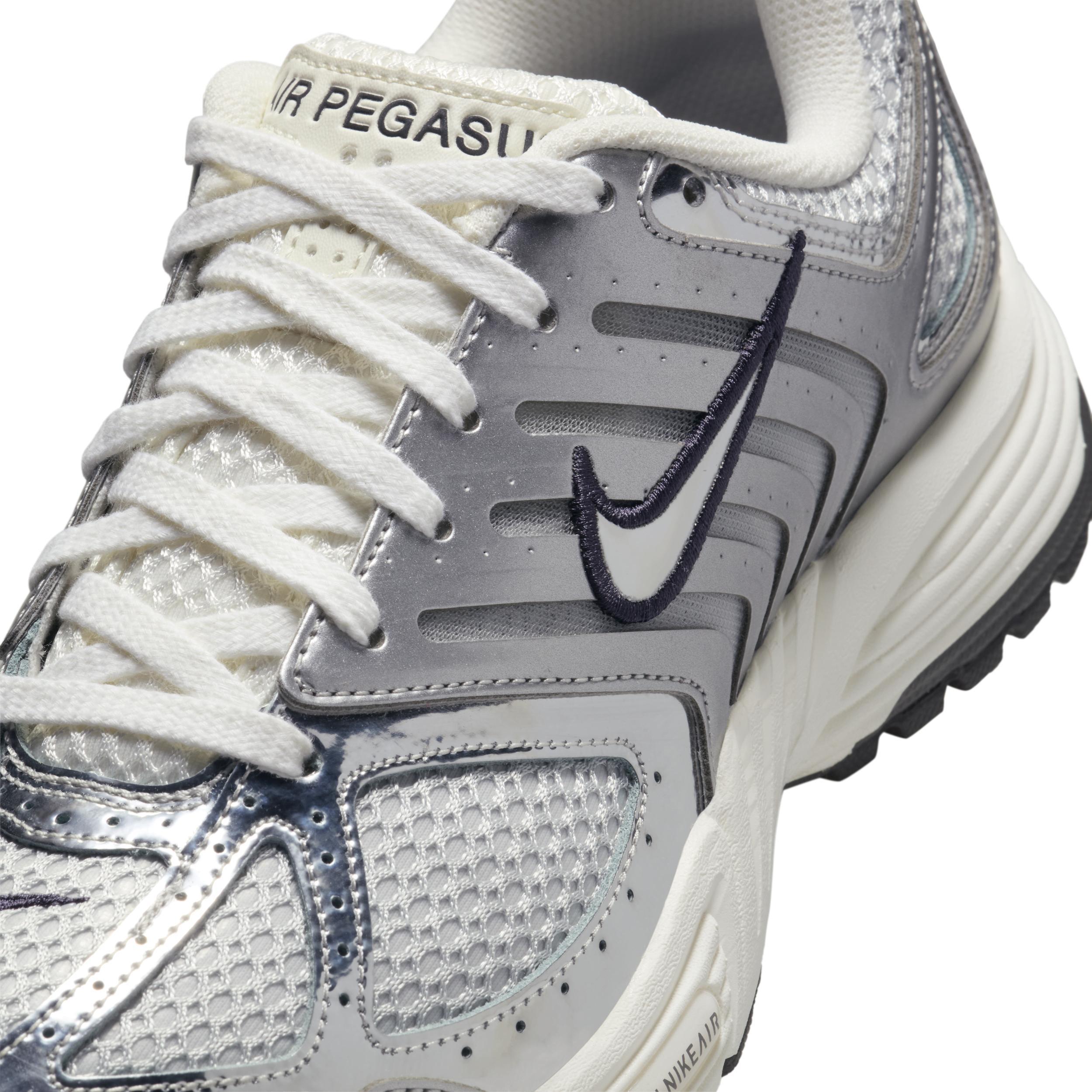 Nike Women's Air Pegasus 2005 Shoes Product Image