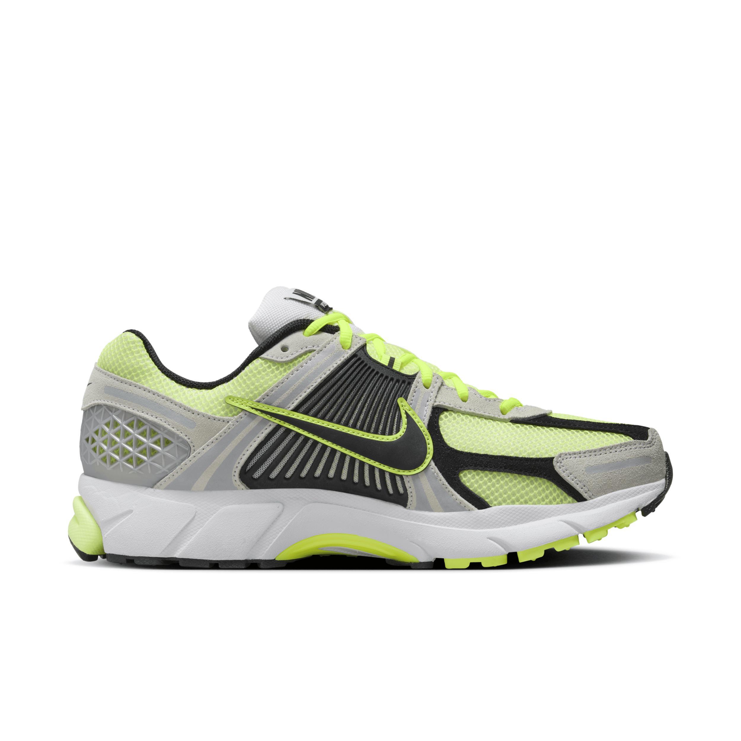 Nike Mens Zoom Vomero 5 Shoes Product Image