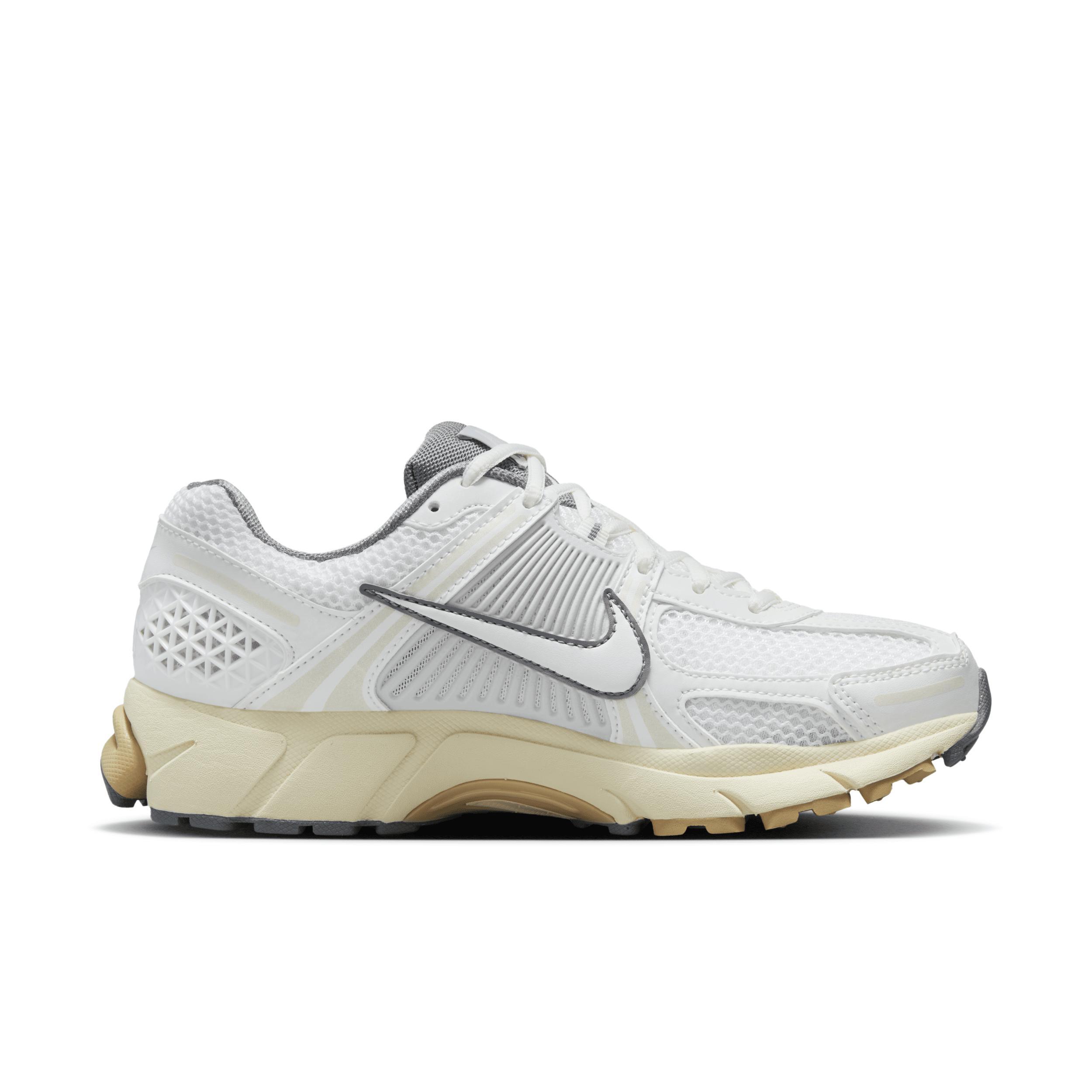 Nike Women's Zoom Vomero 5 Shoes Product Image