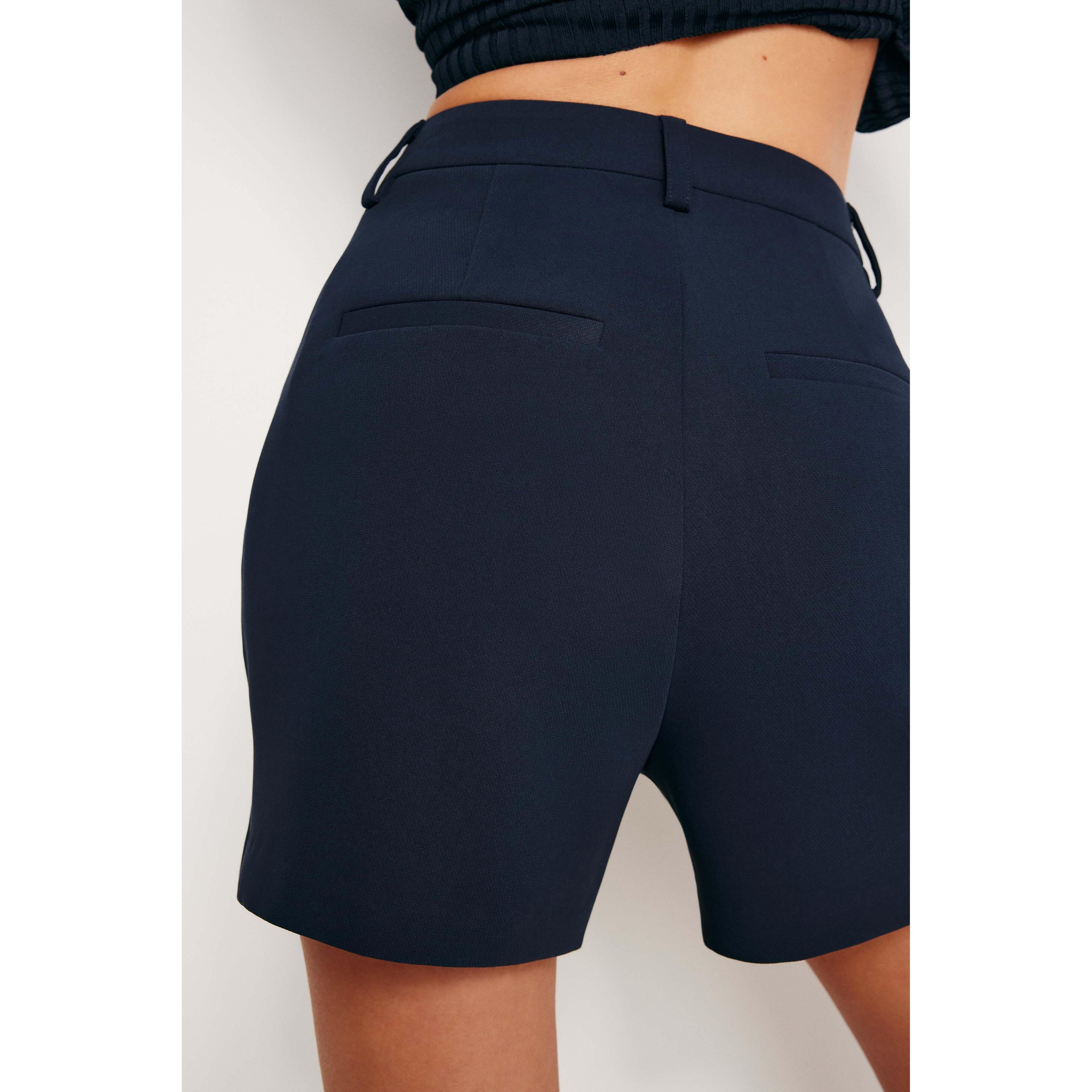 Womens Luxe Suiting Trouser Shorts | New Navy, Size 26 Plus | Good American by Khlo Kardashian Product Image