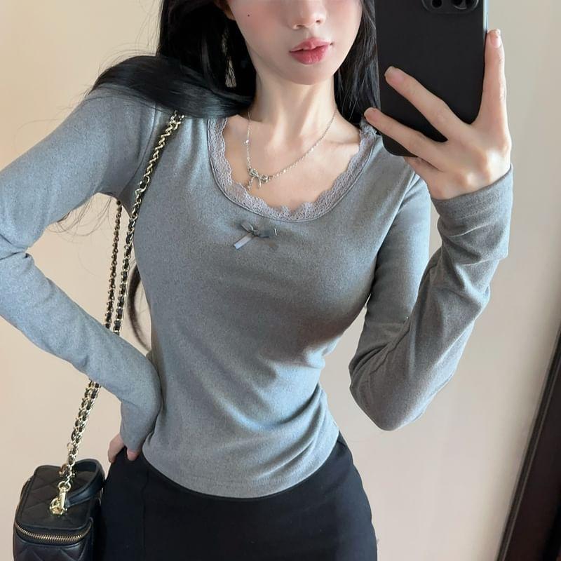 Long-Sleeve Scoop Neck Plain Bow Lace Trim T-Shirt Product Image