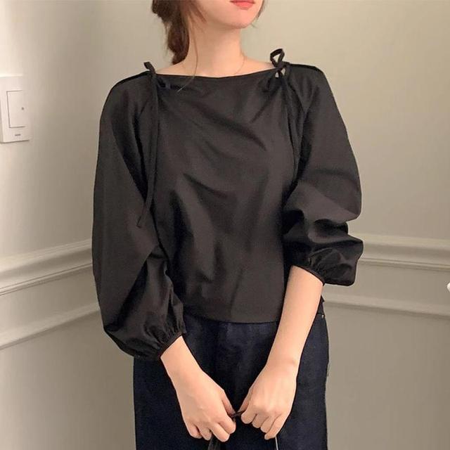 Puff-Sleeve Plain Bow Blouse Product Image