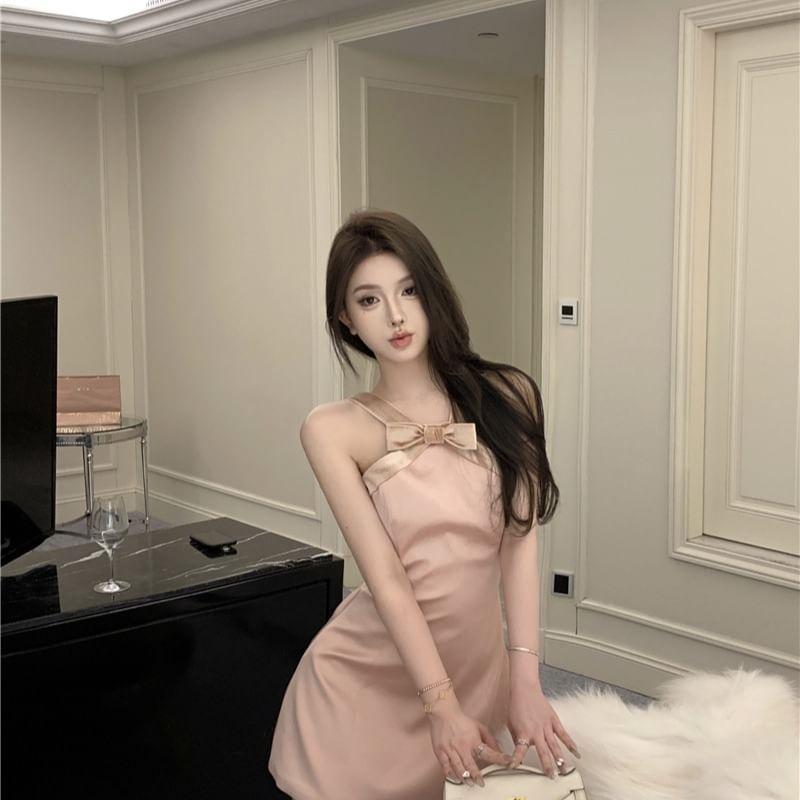 Sleeveless Plain Bow Velvet Panel Mini A-Line Dress Product Image