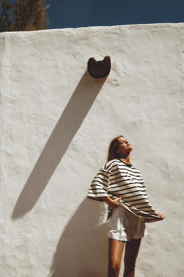 OVERSIZED STRIPED T-SHIRT Product Image