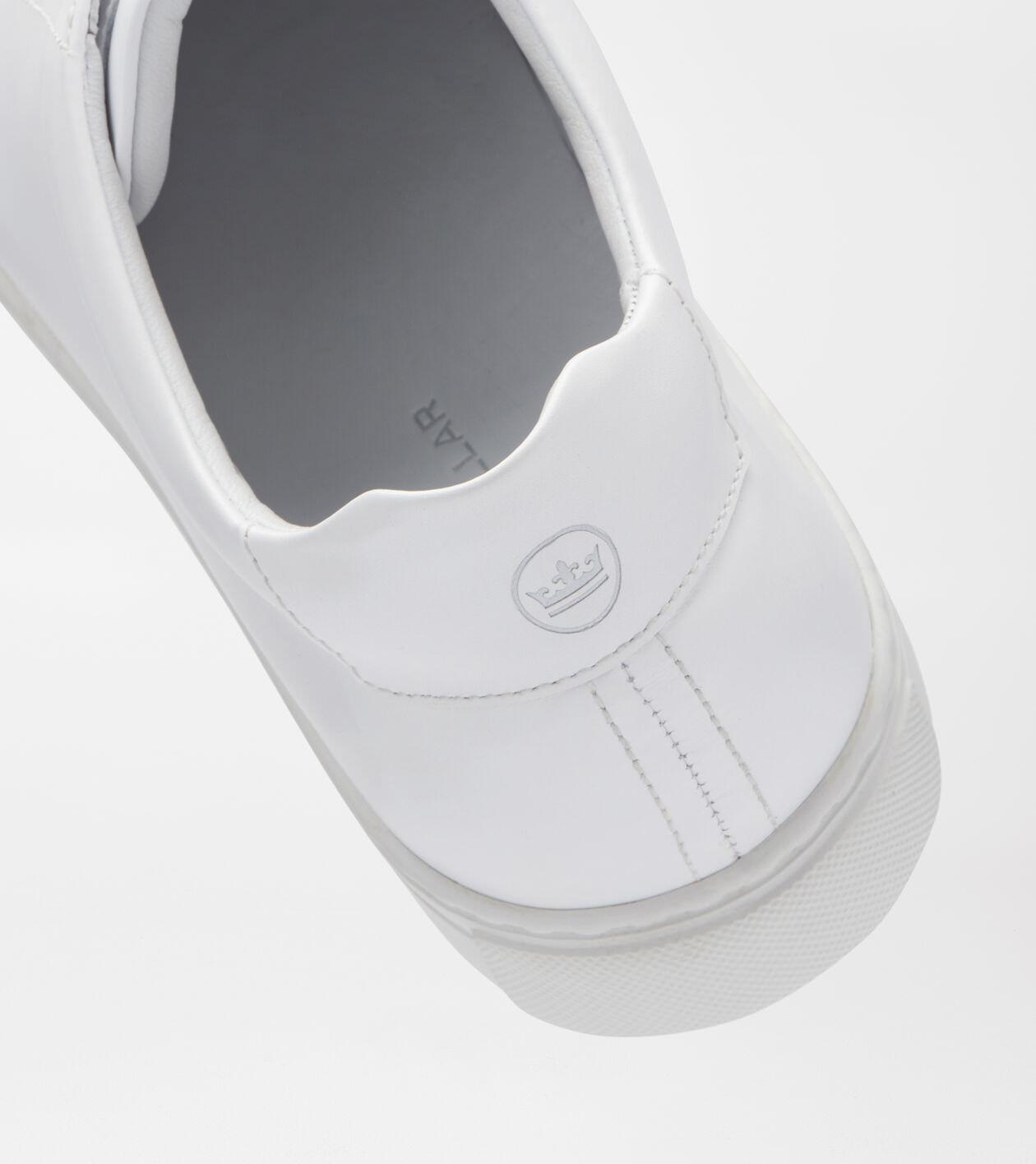 Vantage Lite Sneaker Product Image