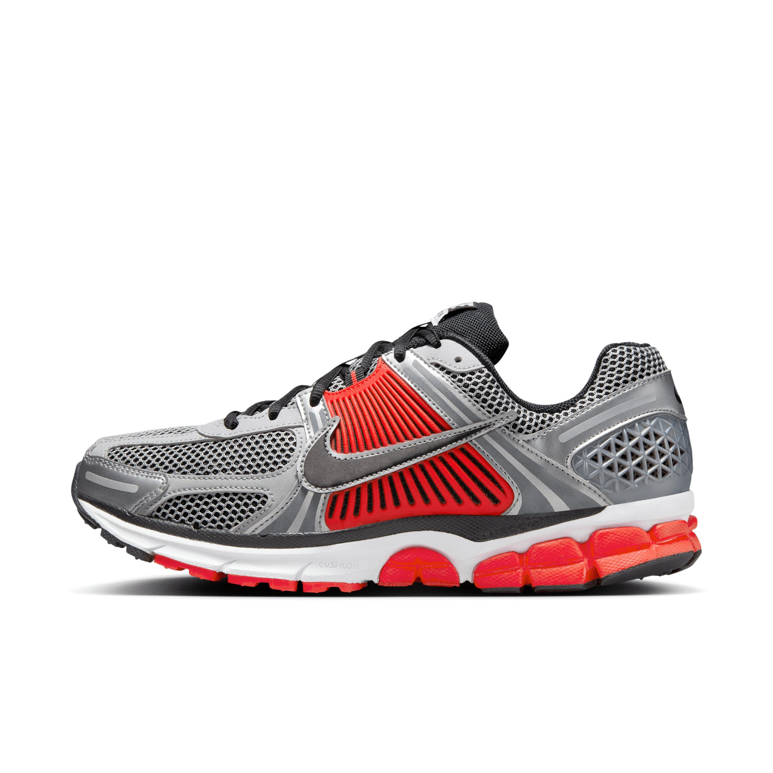 Nike Men's Zoom Vomero 5 Shoes Product Image