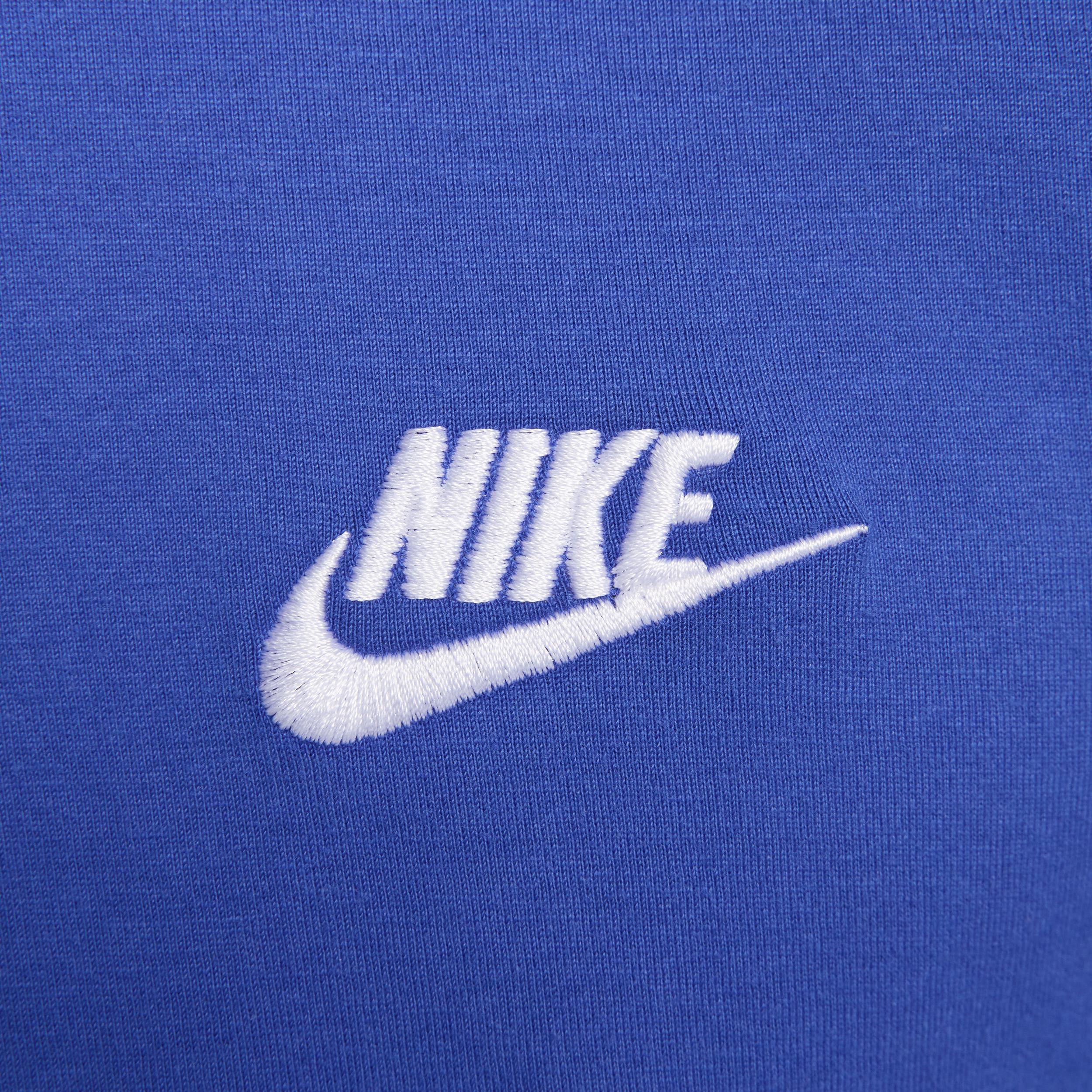 Men's Nike Sportswear Club Long-Sleeve T-Shirt Product Image