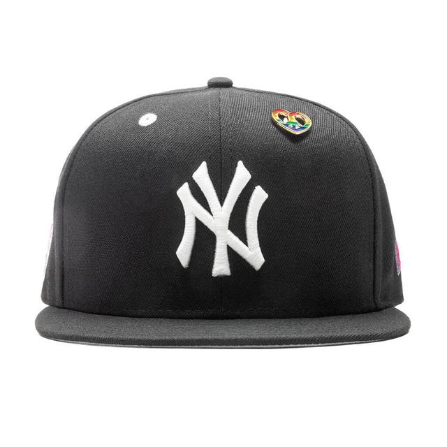 Feature x New Era 'Pride' 59Fifty Fitted - New York Yankees Male Product Image