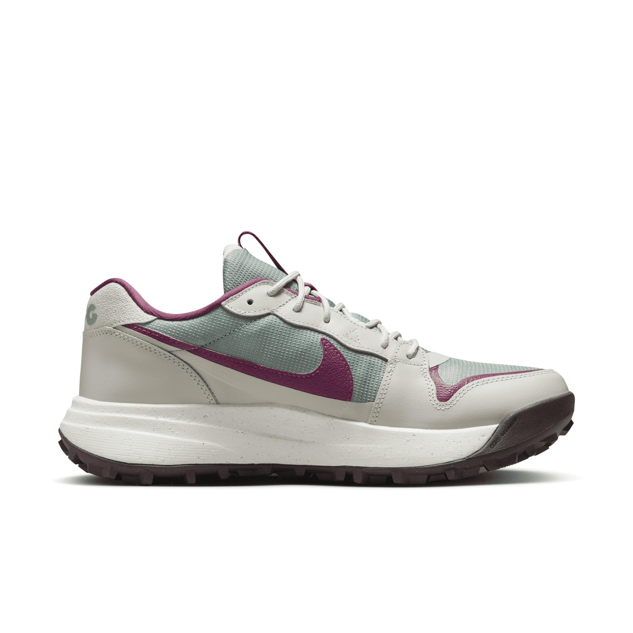 Men's Nike ACG Lowcate Shoes Product Image