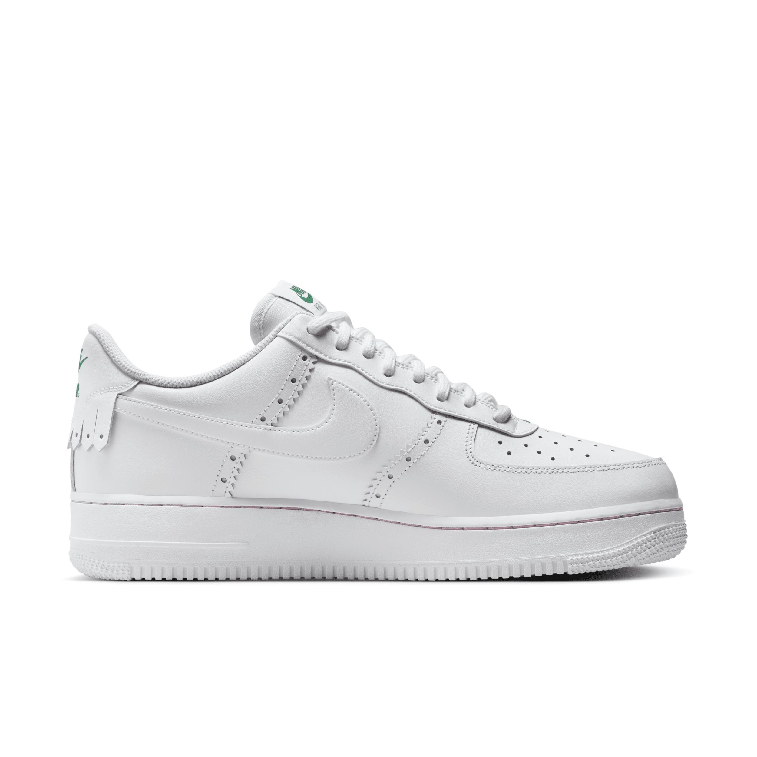 Nike Men's Air Force 1 '07 LV8 Shoes Product Image