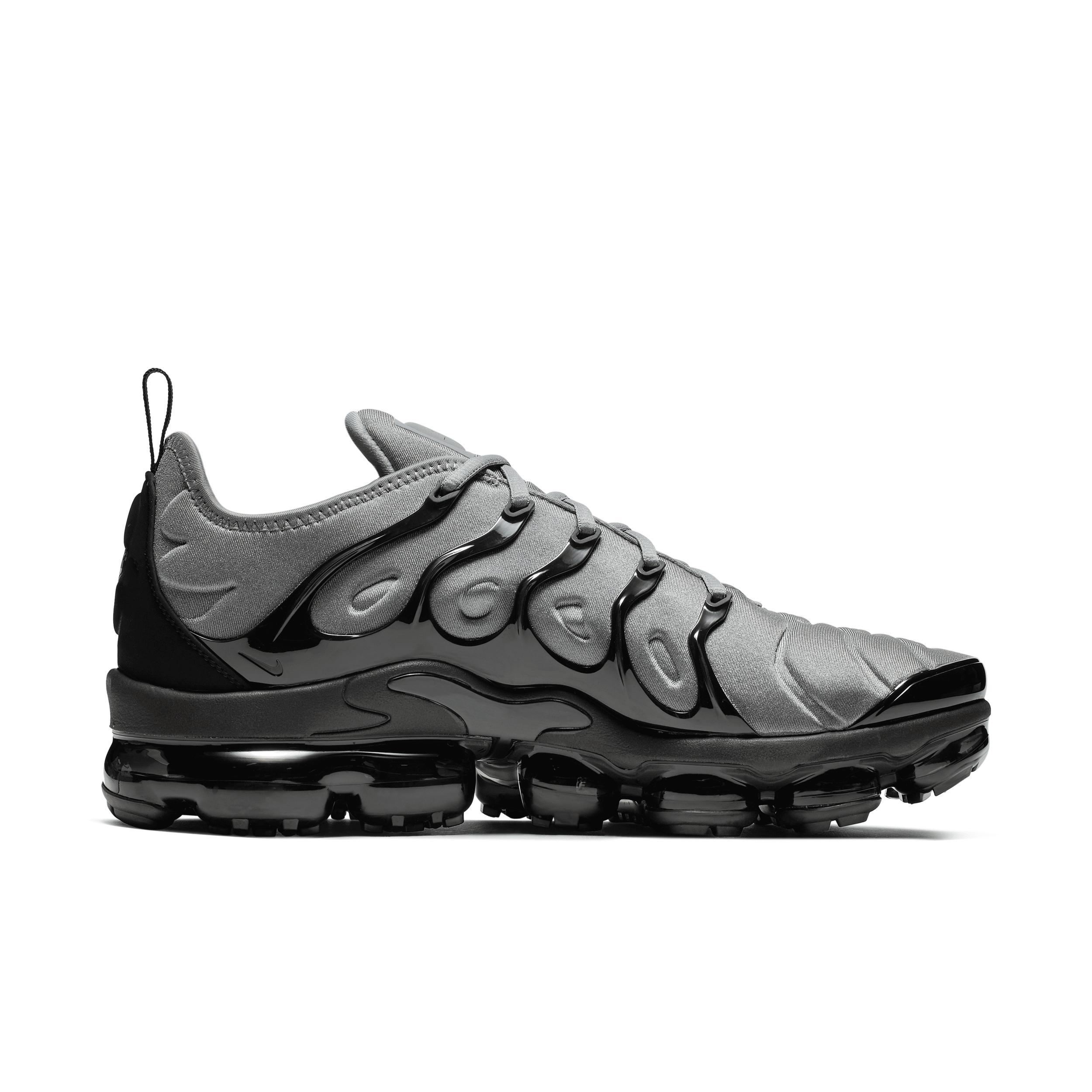 Nike Men's Air VaporMax Plus Shoes Product Image