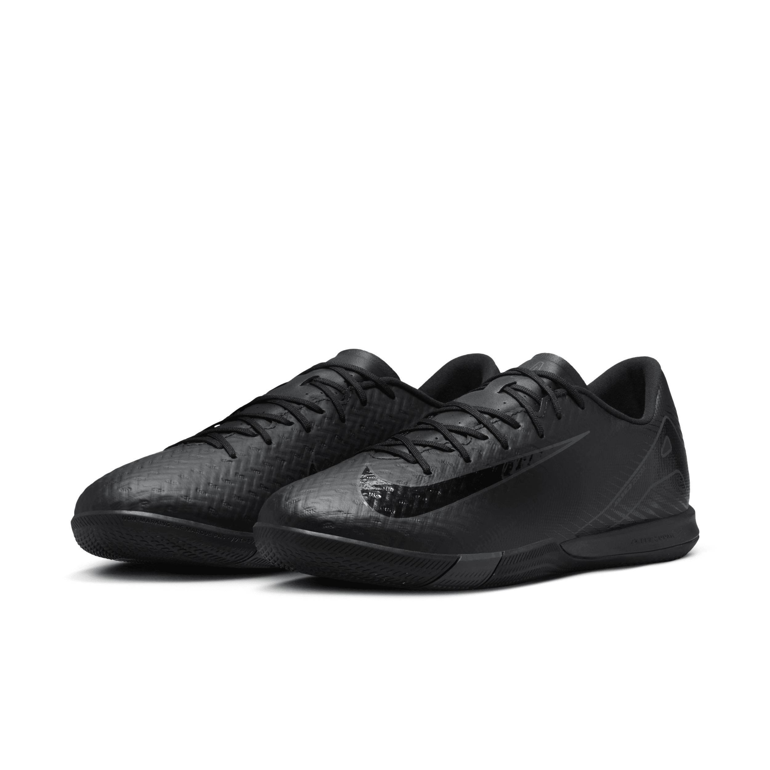 Nike Mens Mercurial Vapor 16 Academy IC Low-Top Soccer Shoes Product Image