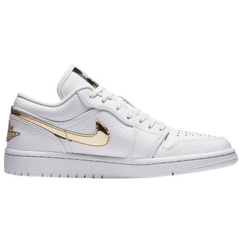 Womens Air Jordan Retro 1 Low SE Casual Shoes Product Image