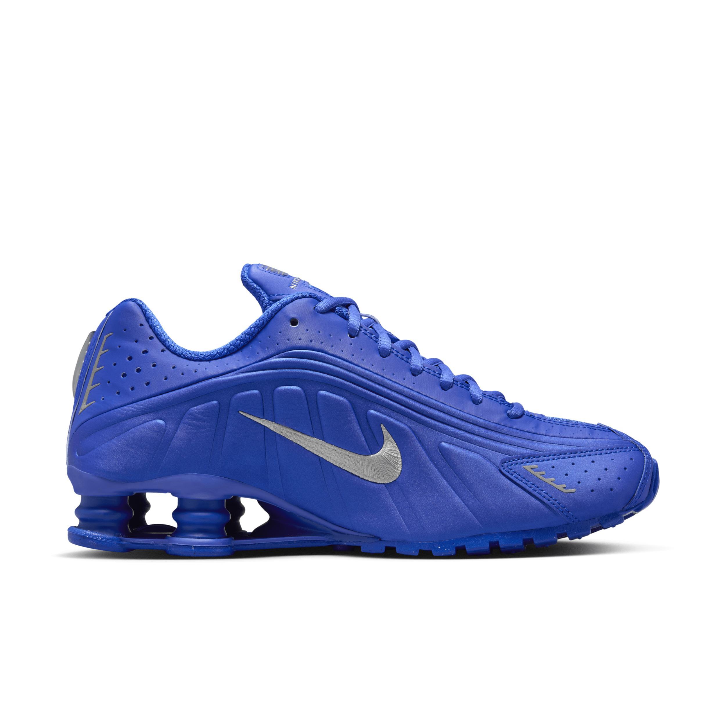 Nike Women's Shox R4 Shoes Product Image