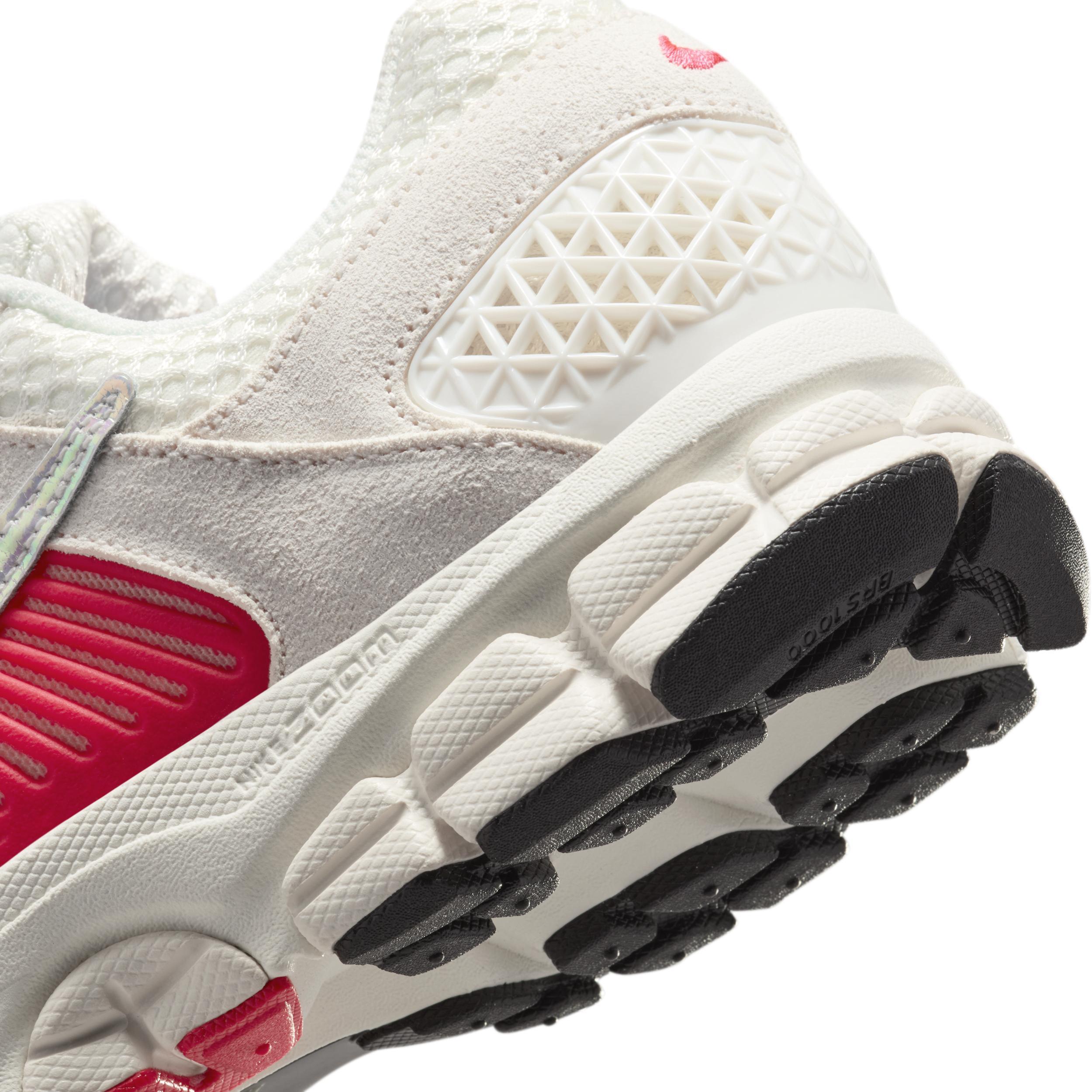 Nike Women's Zoom Vomero 5 Shoes Product Image