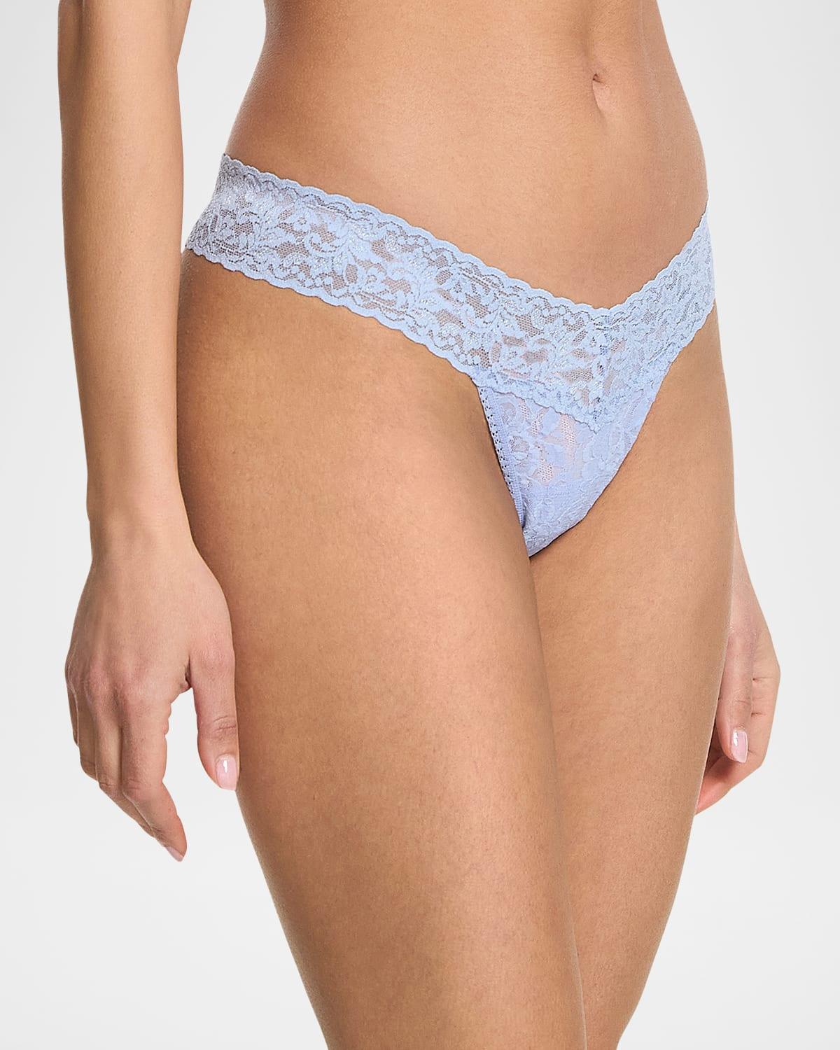 Signature Lace Low-Rise Thong Product Image