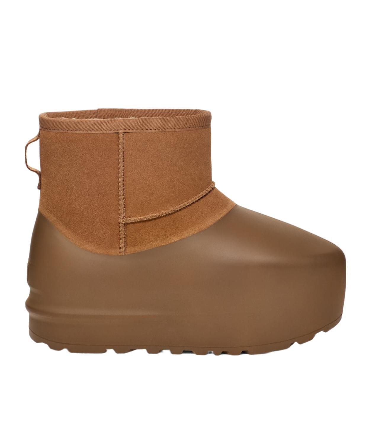 UGG Logo Debossed Round Toe Boots In Brown Product Image