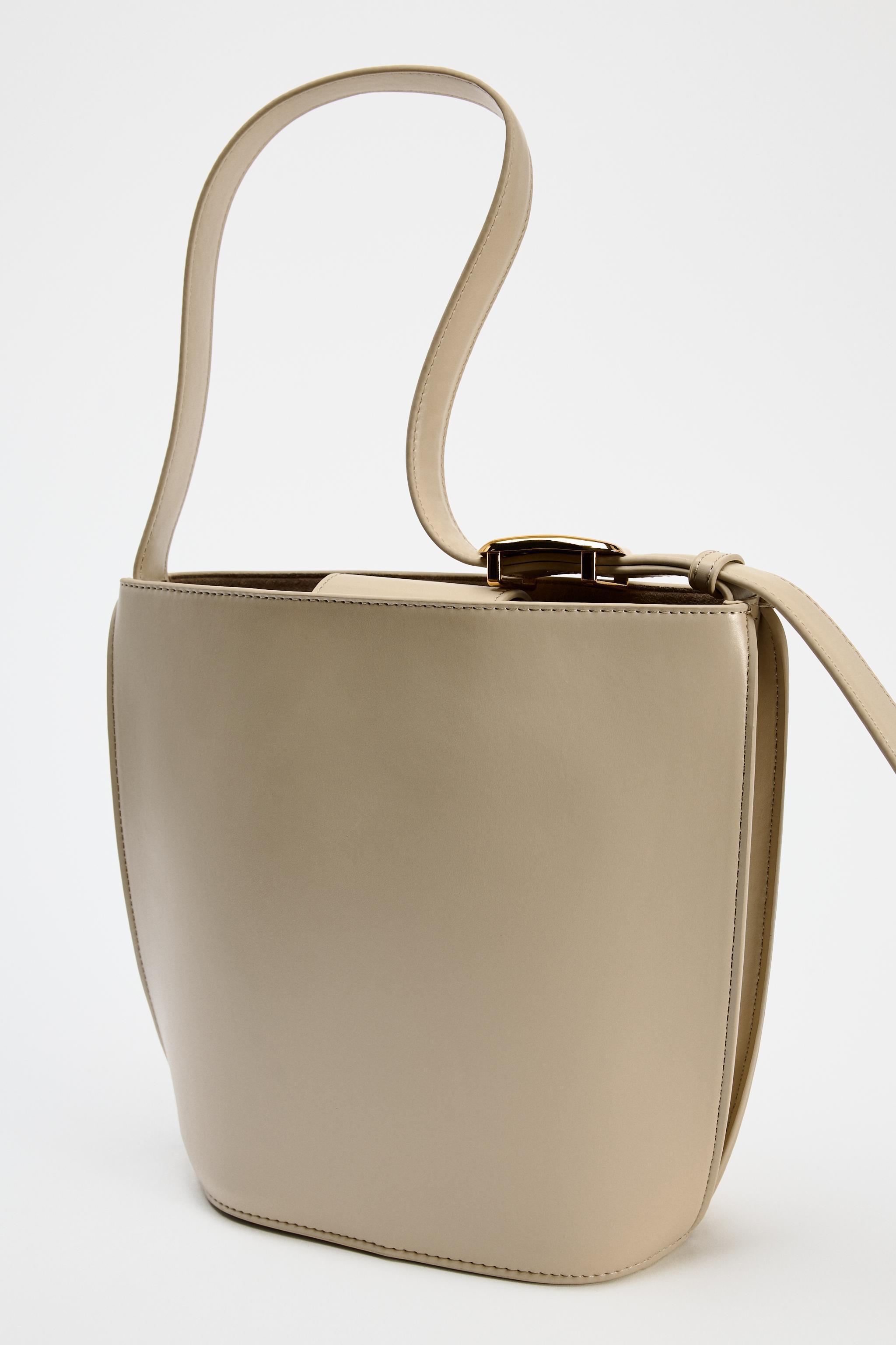 MINIMALIST BUCKET HANDBAG Product Image