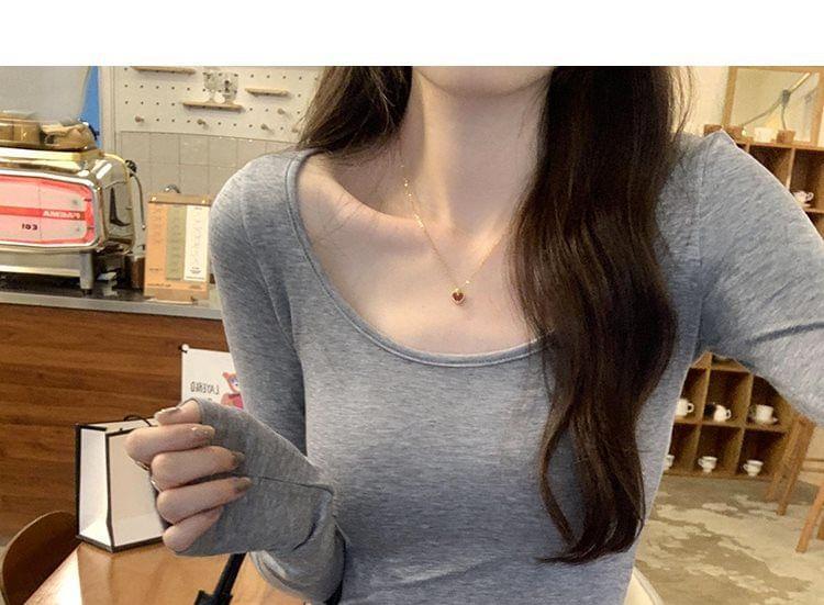 Long Sleeve Scoop Neck Plain Tee Product Image