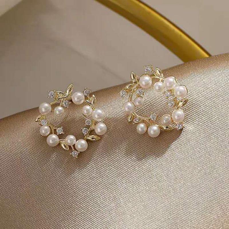 Faux Pearl Rhinestone Ear Stud Product Image