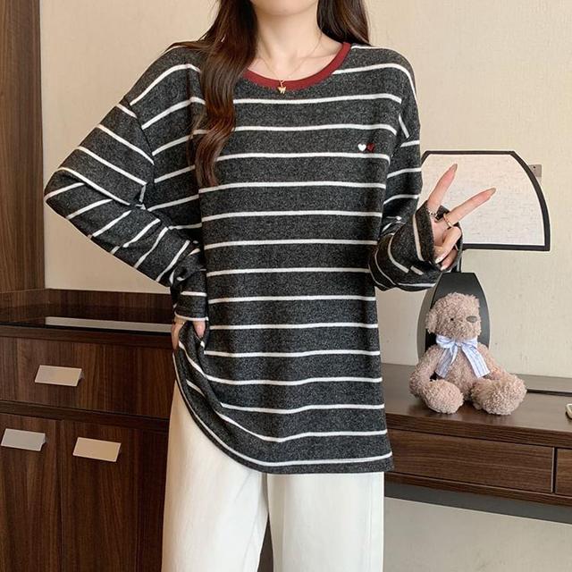 Long-Sleeve Round Neck Striped Contrast Trim T-Shirt Product Image