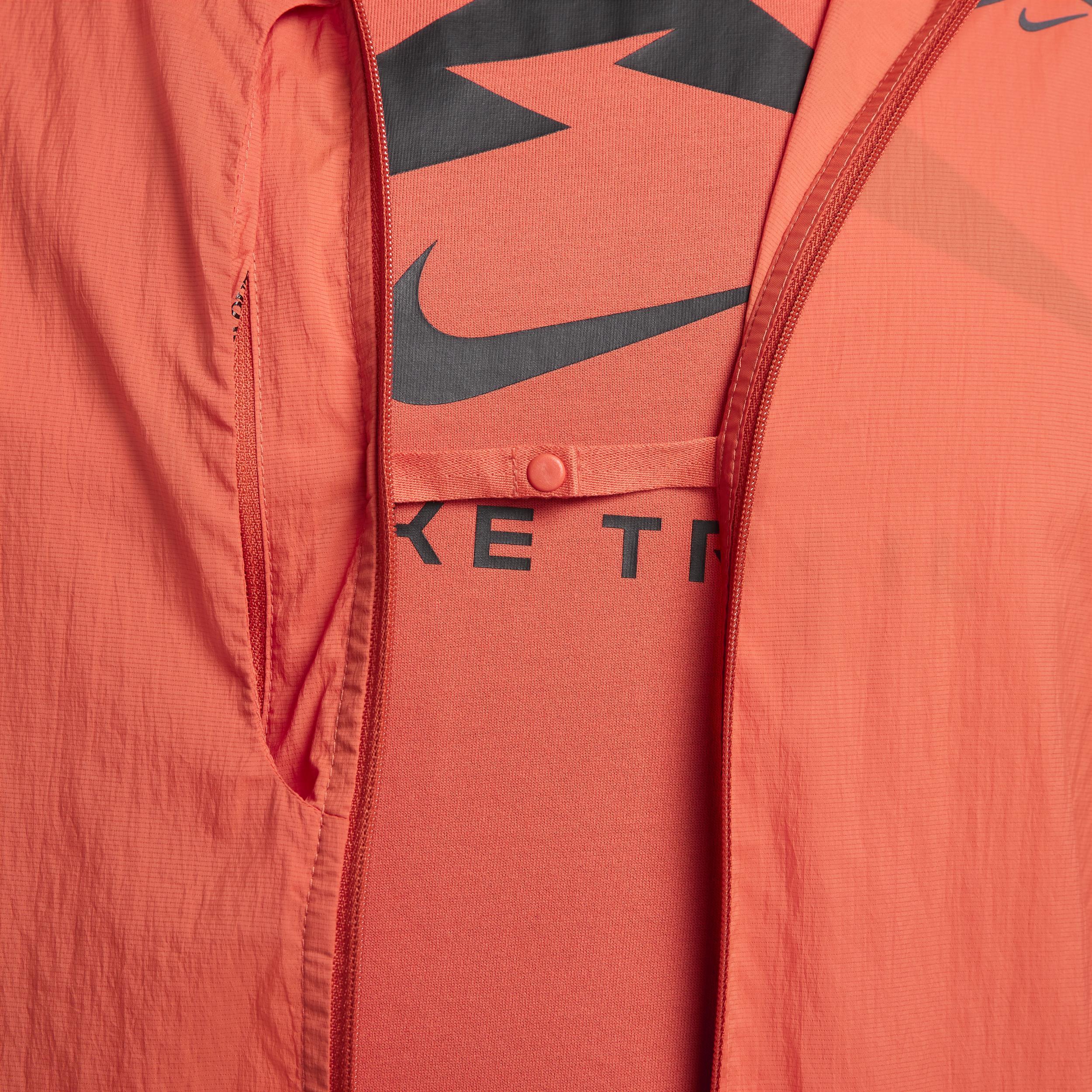 Nike Men's Trail Aireez Running Jacket Product Image