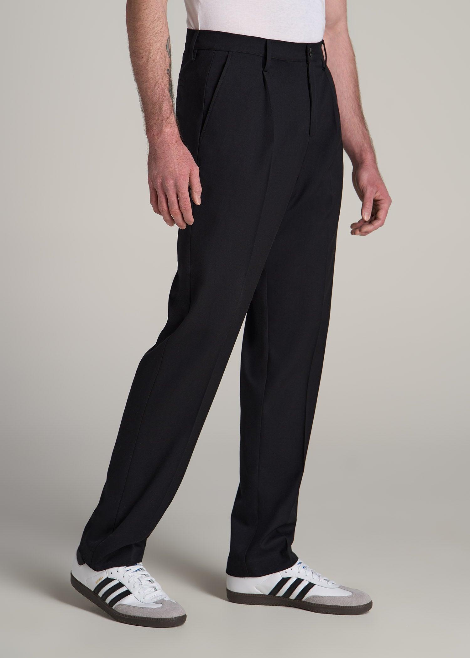 Tall Men's Relaxed Pleated Trouser in Black Product Image