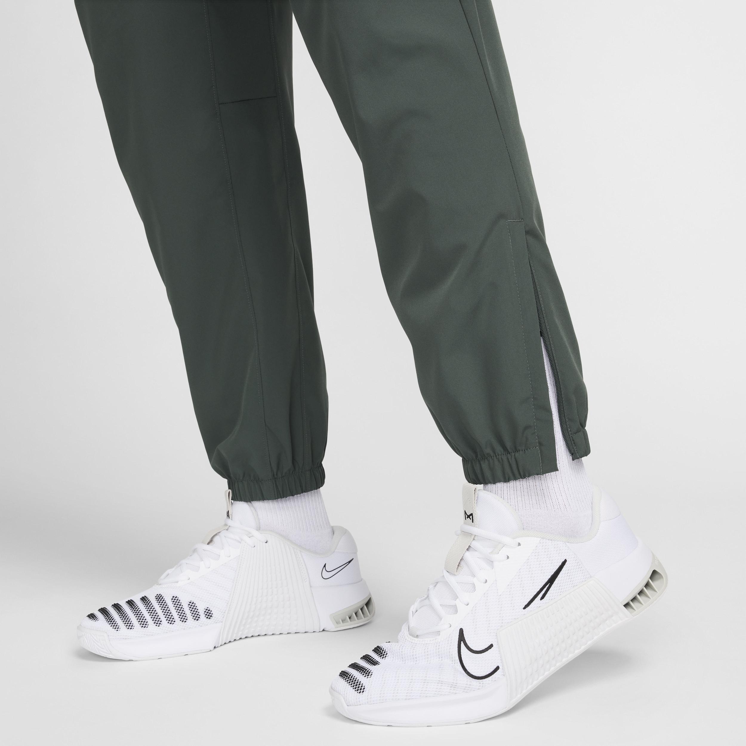 Nike Men's Form Dri-FIT Tapered Versatile Pants Product Image