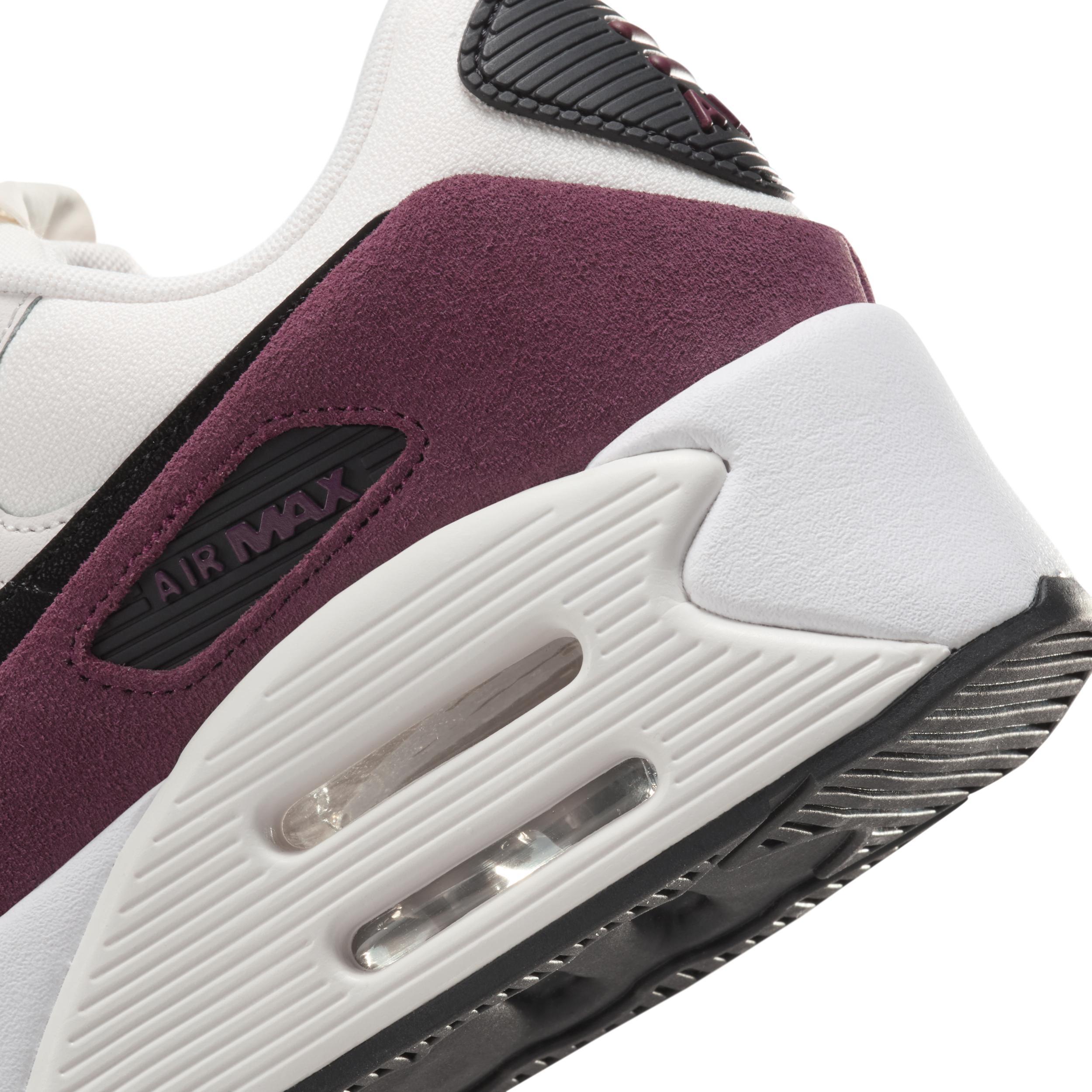 Womens Nike Air Max 90 LV8 Casual Shoes Product Image