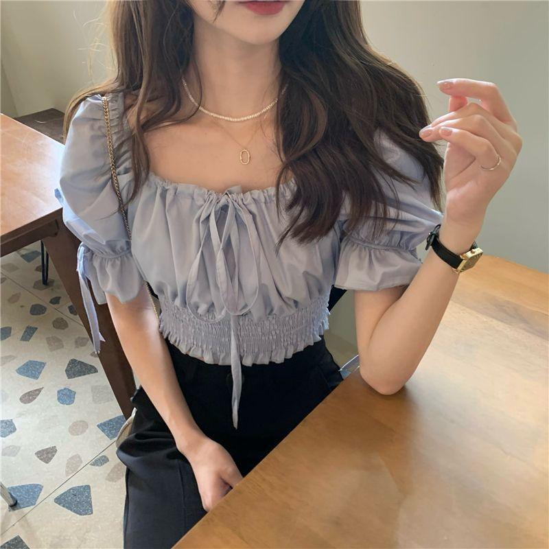 Short-Sleeve Cropped Blouse Product Image