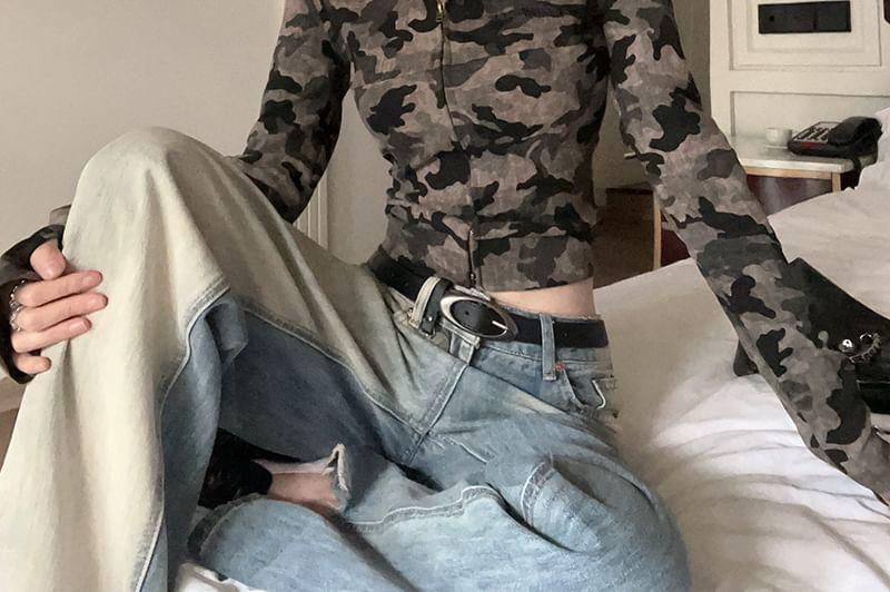 Long-Sleeve Camo Print Hooded Crop T-Shirt Product Image