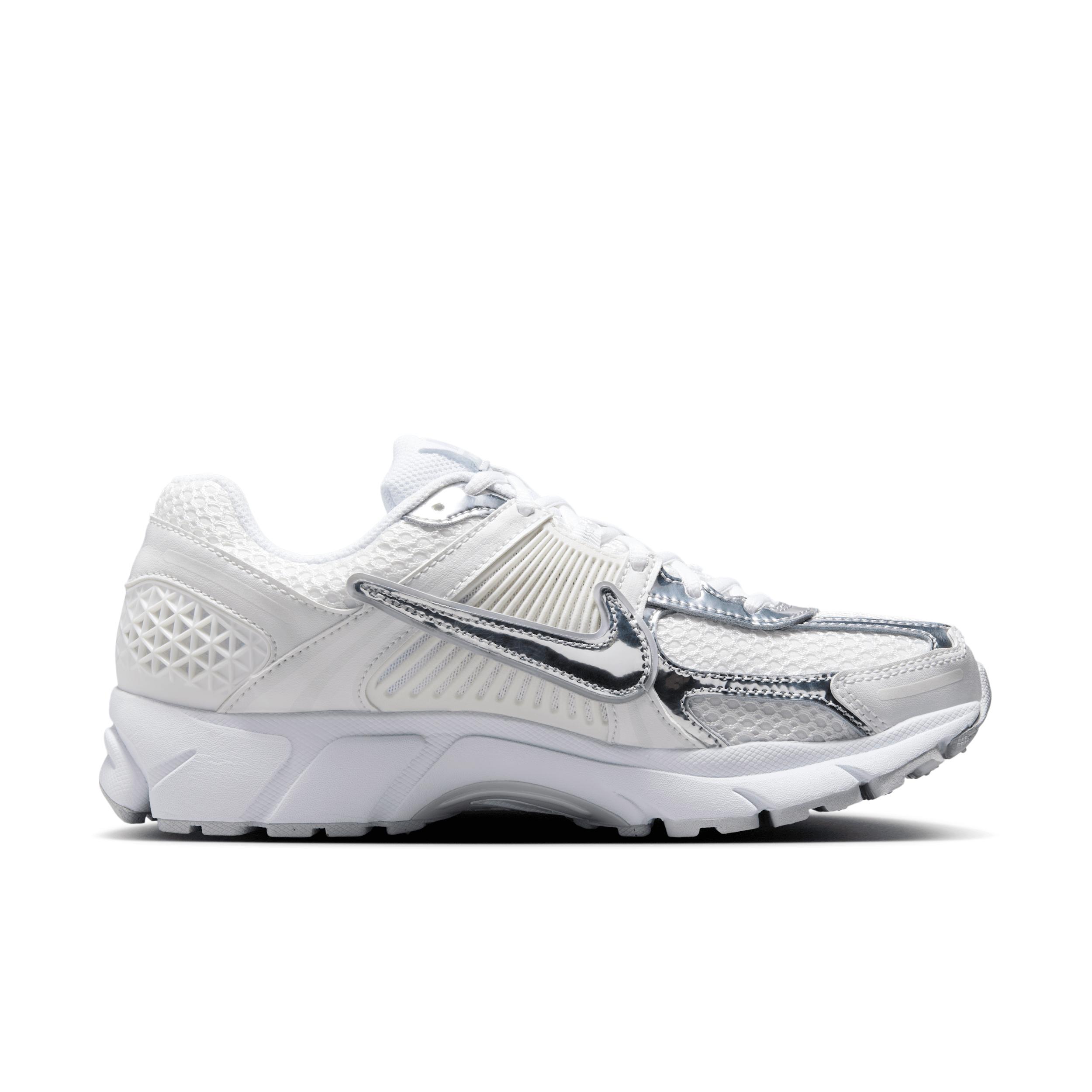 Nike Women's Zoom Vomero 5 Shoes Product Image