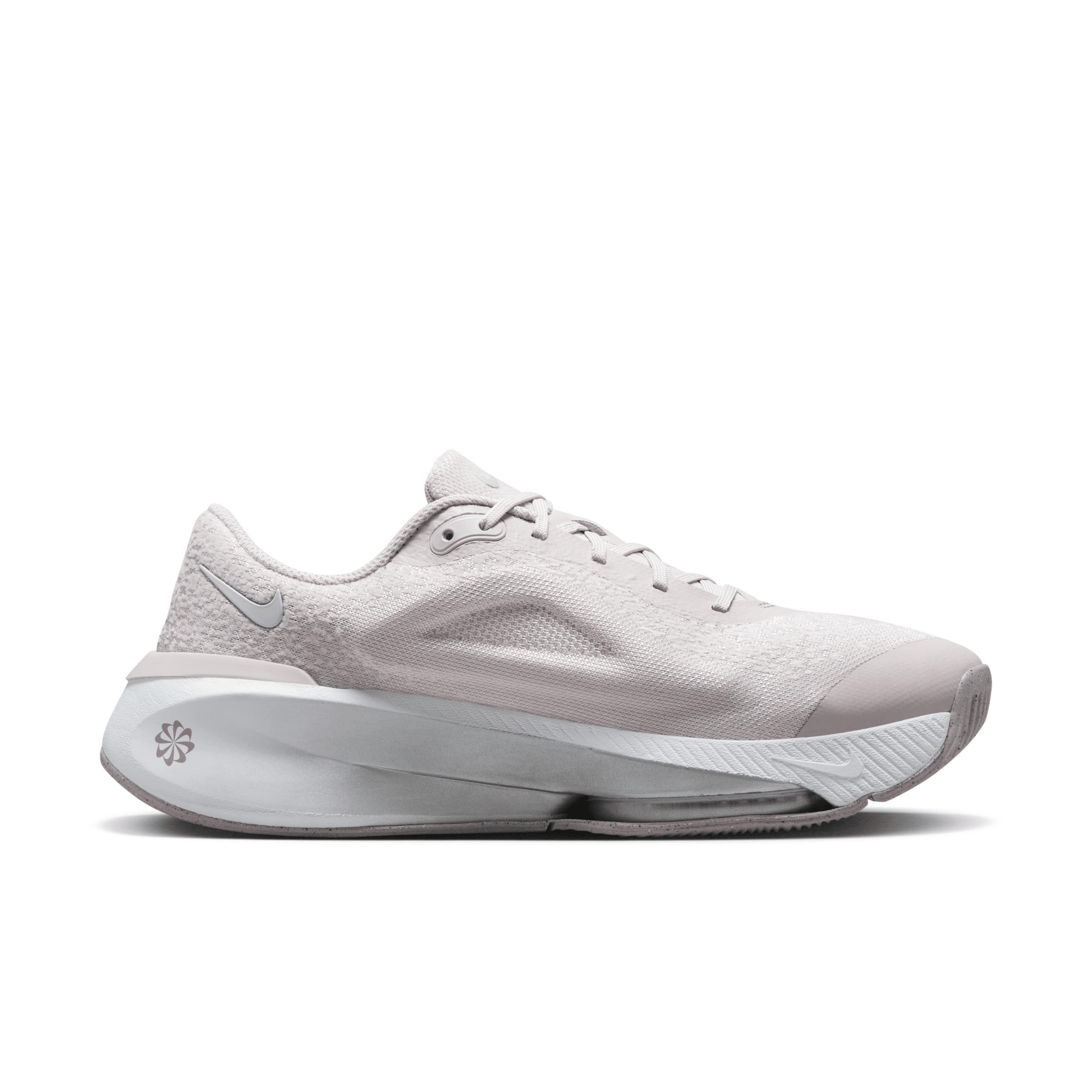 Nike Women's Versair Workout Shoes Product Image