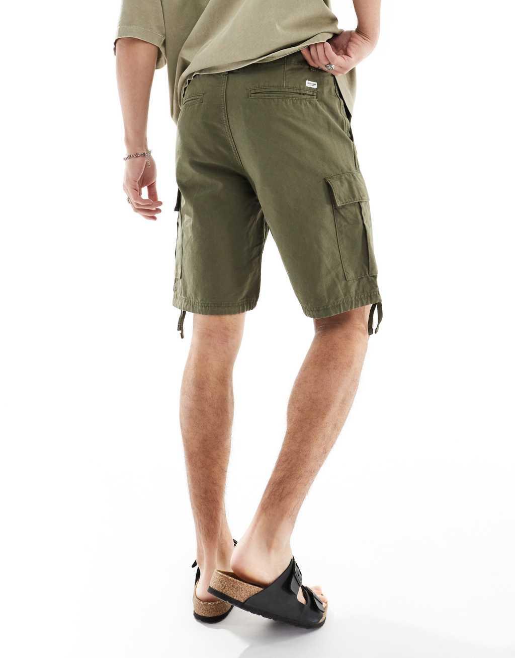 Jack & Jones cargo shorts in khaki Product Image