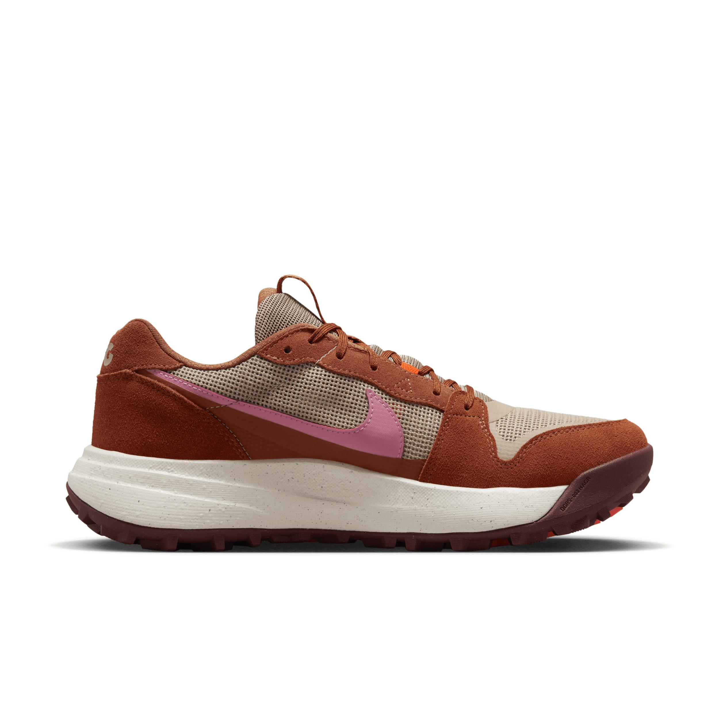 Men's Nike ACG Lowcate Shoes Product Image