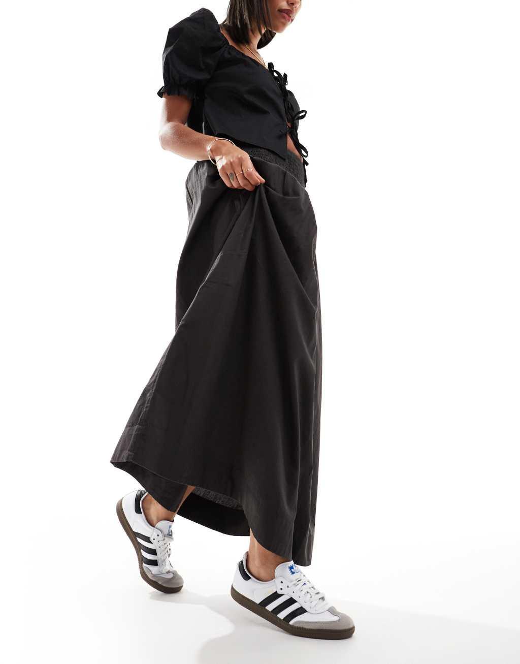 Cotton On v waist maxi skirt in black Product Image